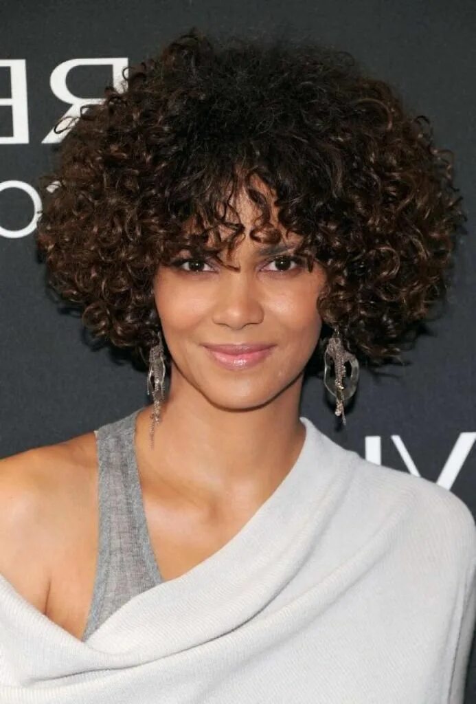 Прически для кучерявых волос женские Exclusive African American Bob Hairstyles Halle berry hairstyles, Curly hair sty