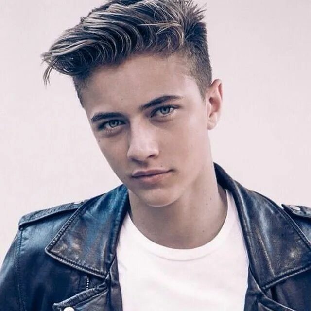 Прически для мужчин 15 лет Lucky Blue Lucky blue smith, Lucky blue, Mens hairstyles