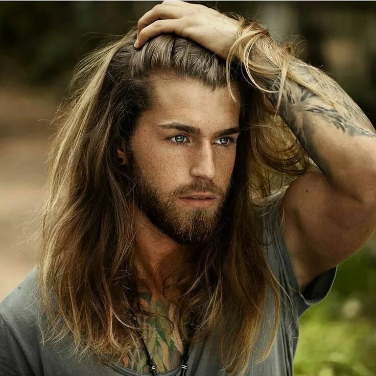 Прически для парней с длинными волосами 5 cortes masculinos tendência 2018 - Marco da Moda Long hair styles men, Long ha