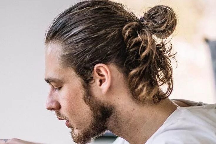 Прически для парней с длинными волосами Long Hair Man Bun