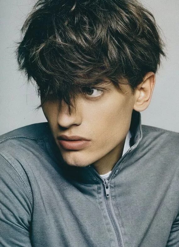 Прически для парней с средними волосами Bangs Hairstyles for Men Hairstyles with bangs, Funky hairstyles, Haircuts for m