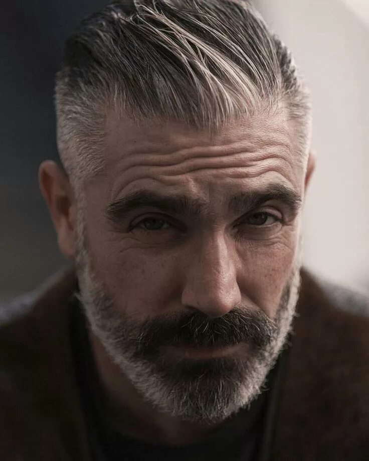 Прически для седых волос мужские Pin by Man Pins7 on Men's Clothes and Looks That I Like Grey hair men, Beard sty