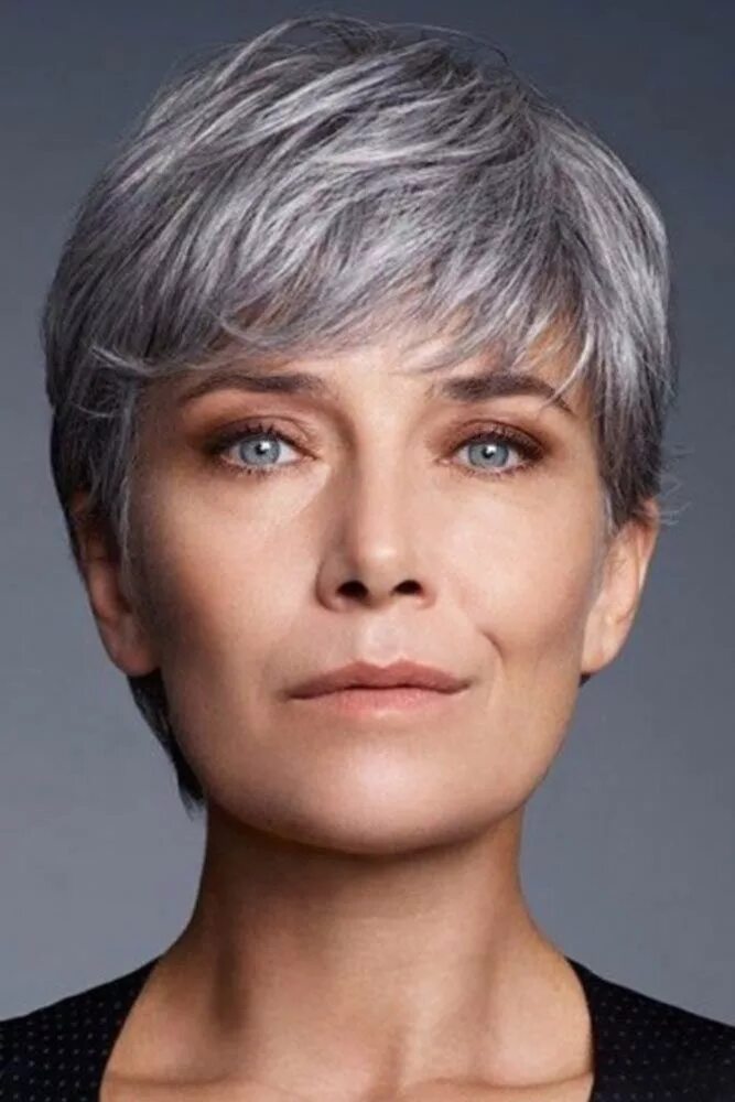 Прически для седых волос женские 50 Pixie Haircuts For Women Over 50 That Flatter Women Of Any Age Short grey hai