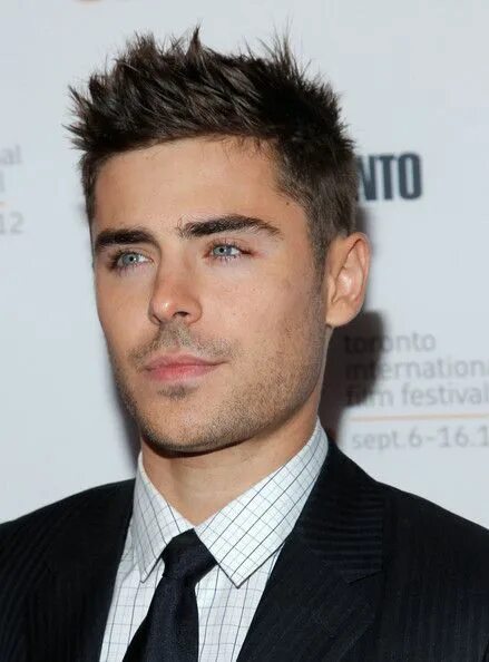 Прически для стоячих волос мужские Zac Efron Photostream Mens hairstyles short, Thin hair men, Short spiky hairstyl