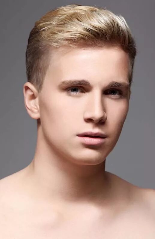 Прически для светлых волос мужские medium-layered-haircut-short-sides on Haircuts for Men Pictures of Mens Haircuts