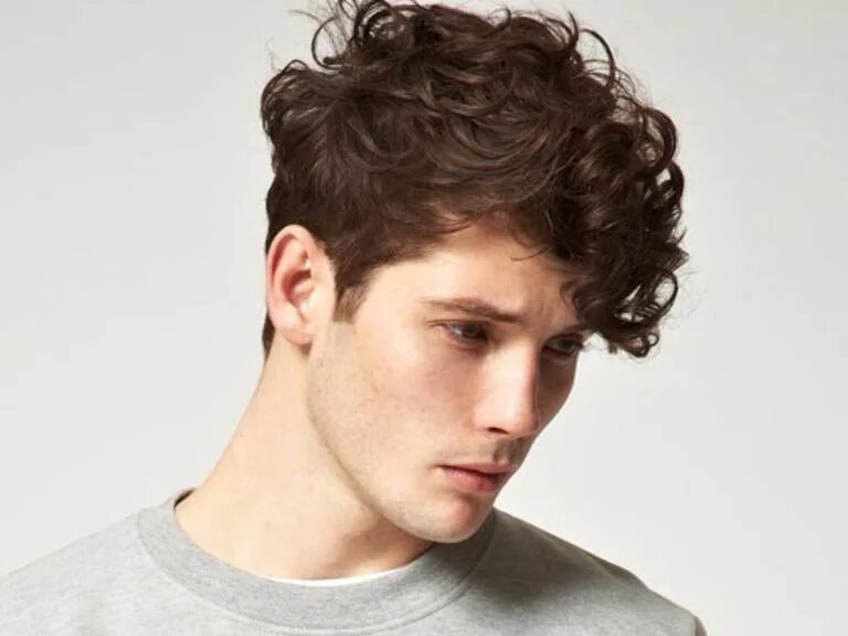 Прически для волнистых волос мужские The 45 Best Curly Hairstyles for Men Improb Wavy hair men, Curly hair men, Men's