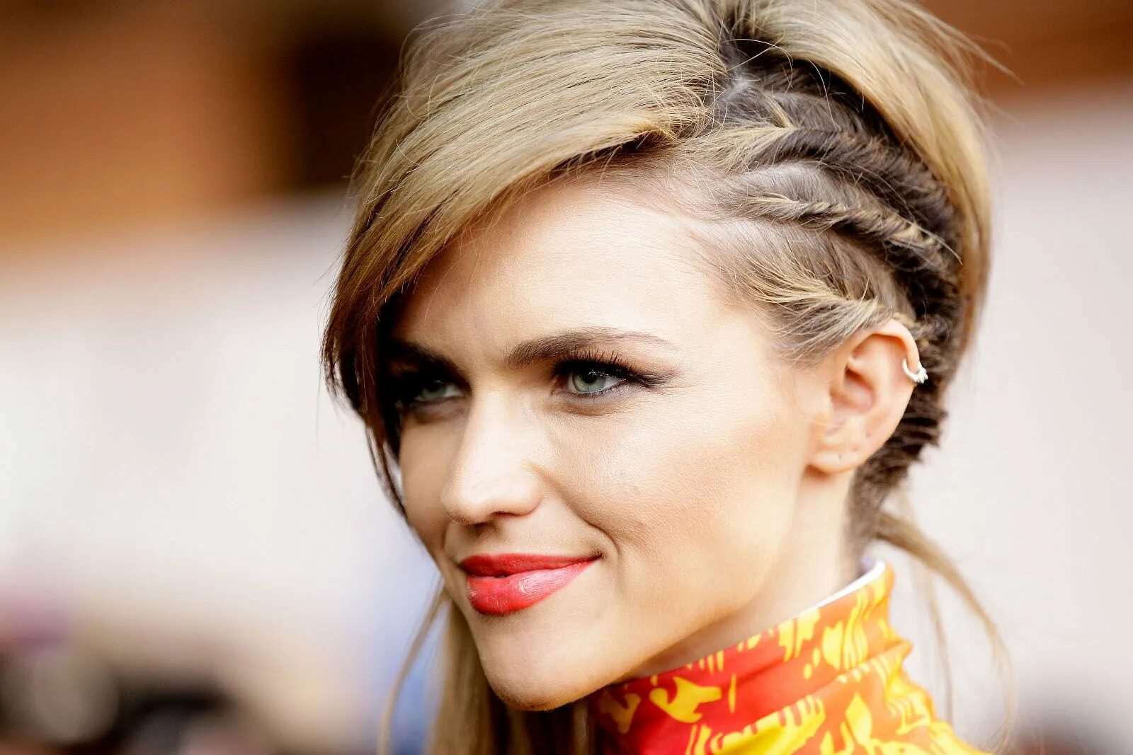 Прически для волос летние Tendencias en peinados 2013 Cornrow hairstyles, Long hair styles, Cool hairstyle