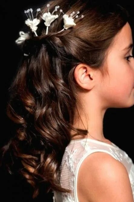 Прически для выпускного фото для девочек Med Tech. Запись со стены. Junior bridesmaid hair, Curls for long hair, Kids hai