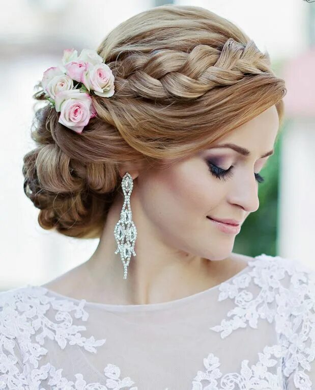 Прически для женщин на свадьбу Striking Wedding Hairstyles With Glam - MODwedding Summer wedding hairstyles, Lo