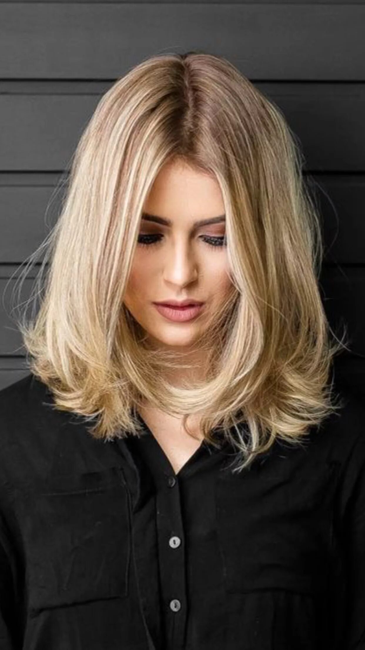 Прически до плеч 2024 #BobHairstylesmediumcolour Medium hair styles, Frontal hairstyles, Long hair sty