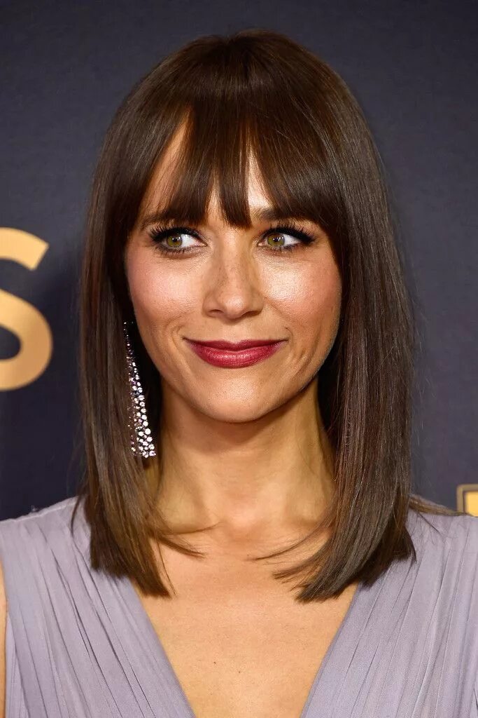 Прически до плеч с челкой фото Rashida Jones Medium Straight Cut with Bangs Medium hair styles, Balayage straig