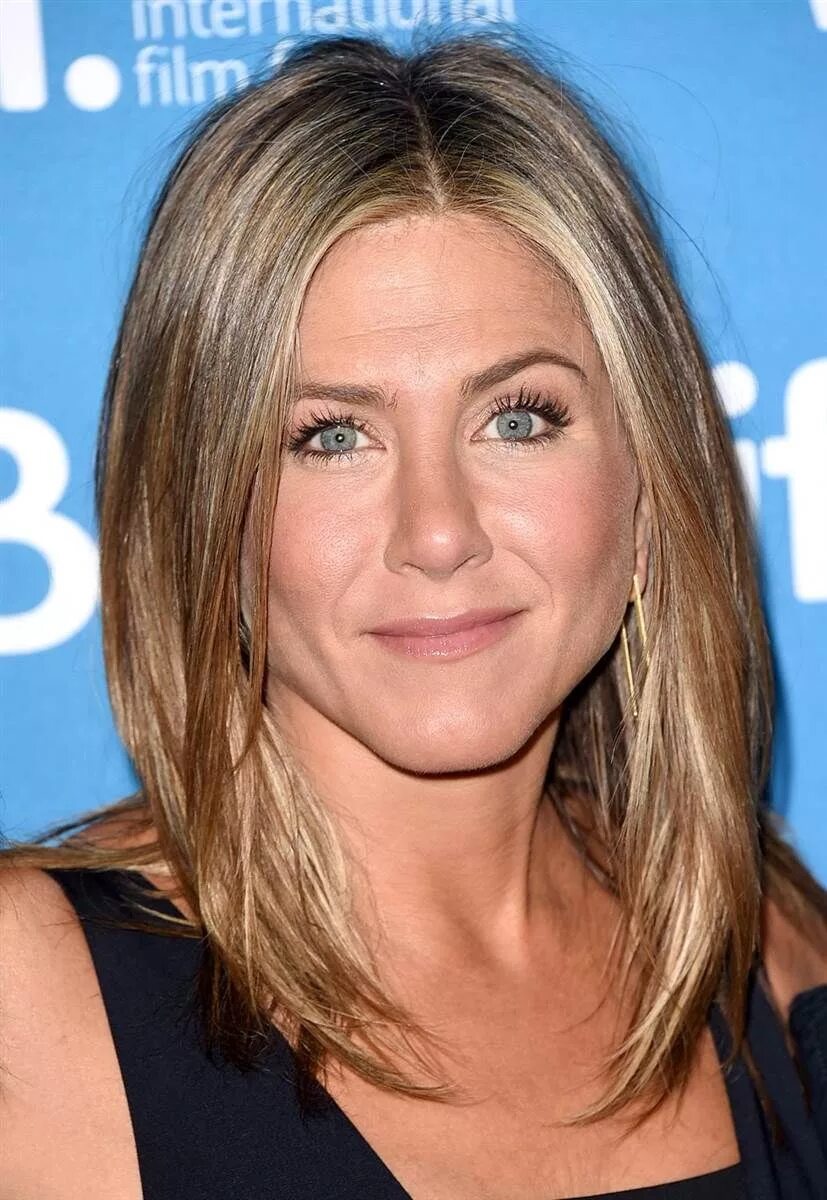 Прически дженнифер энистон на средние волосы jennifer aniston ponytail hairstyles Jennifer Aniston Ponytail Hairstyle Celebri