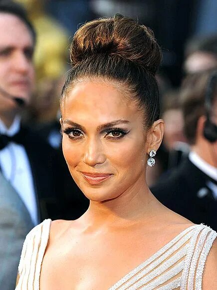 Прически дженнифер фото Revealed! Beauty Secrets of the Stars Jennifer Lopez Hair styles, Hair, Headband