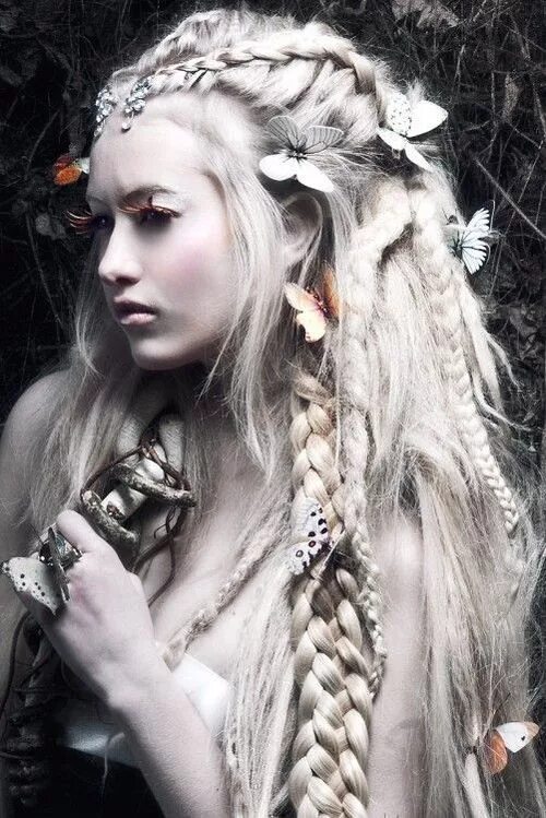 Прически эльфов женские The Green Fairy Fairy hair, Fantasy hair, White dreads