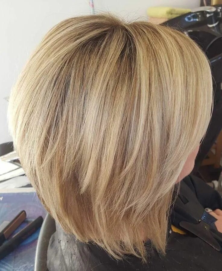 Прически градуированное на средние волосы 15 Best Ideas of Medium Length Layered Bob Hairstyles Layered bob hairstyles, Me