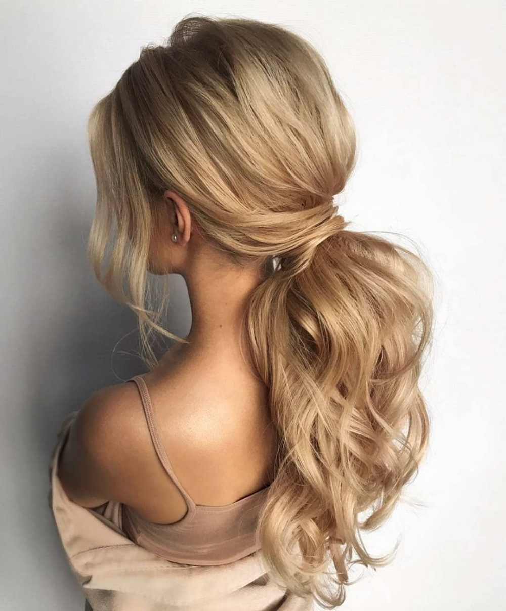 Прически хвост на длинные волосы фото Pin by Kama Surata on Coiffure Low ponytail hairstyles, Tail hairstyle, Prom hai