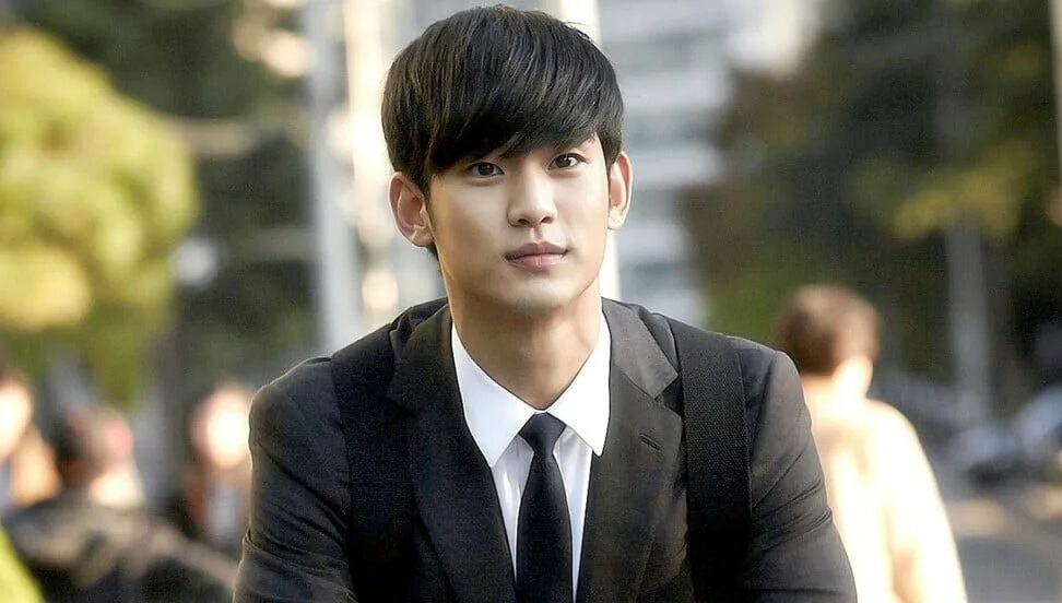 Прически из дорам мужские Kim Soo-hyun of It’s Okay Not to Be Okay fame wasn’t always this handsome and po