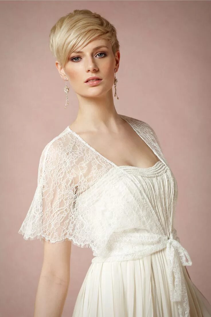 Прически к платью на короткие волосы Lace Aura Wrap from BHLDN Short wedding hair, Short wedding dress, Cute wedding 