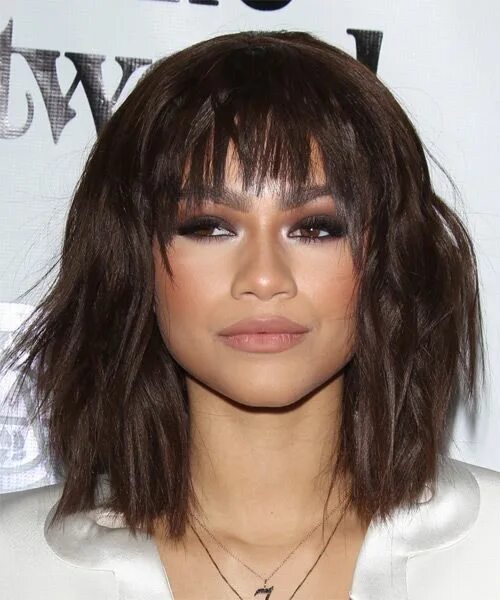 Прически каре челка рваная Zendaya Coleman Medium Straight Chocolate Hairstyle with Razor Cut Bangs How to 