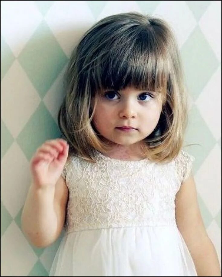 Прически каре для девочки с челкой Little Girl Haircuts with Bangs Little girl haircuts, Girl haircuts, Baby girl h