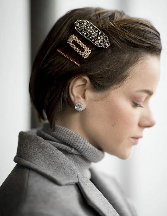 Прически каре с заколками 20 coiffures avec des barrettes dans les cheveux - Elle Short hair styles, Stack