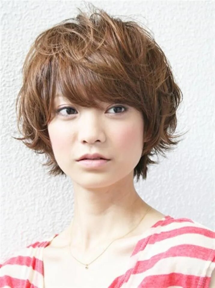 Прически короткие азиатские 13 Delicate Short Wavy Hairstyles for 2024 - Pretty Designs Japanese hairstyle, 