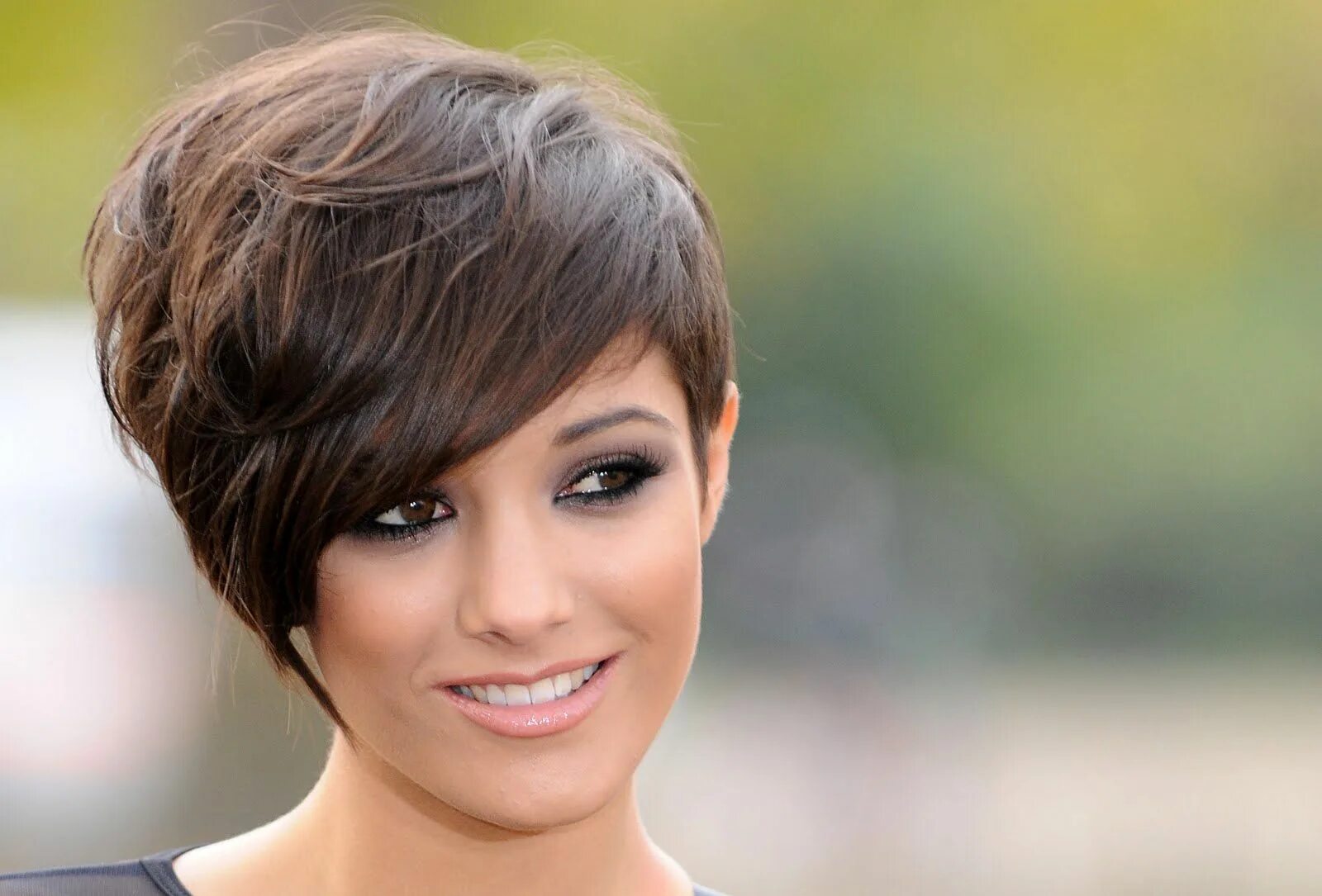 Прически короткие без укладки с челкой pictures of photos - Short hairstyles for women :=- Kurzhaarfrisuren, Haarschnit