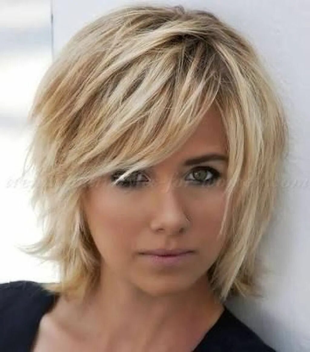 Прически короткие средней длины волосы Cute Layered Bob Hairstyles Ideas27 - ADDICFASHION Short hair styles, Bob hairst