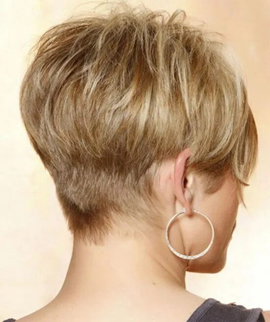 Прически короткие сзади фото Стильный боб на ножке 2016 Wedge hairstyles, Short wedge hairstyles, Thick hair 