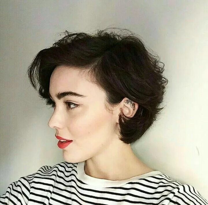 Прически короткие волосы девушки фото Inspiração cabelo curto Thick hair styles, Curly bob hairstyles, Long hair style