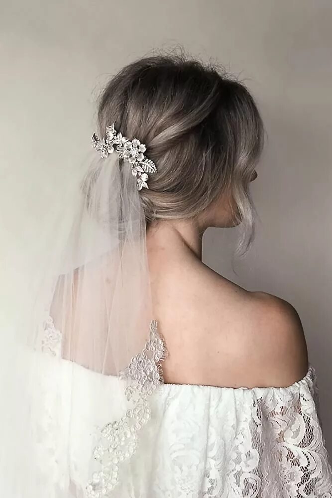 Прически короткие волосы невесты с фатой 42 Different Wedding Hairstyles With Veil Wedding Forward Short wedding hair, We