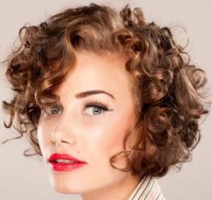 Прически короткие завивка Curly hair Short curly hairstyles for women, Curly hair styles, Curly hair style