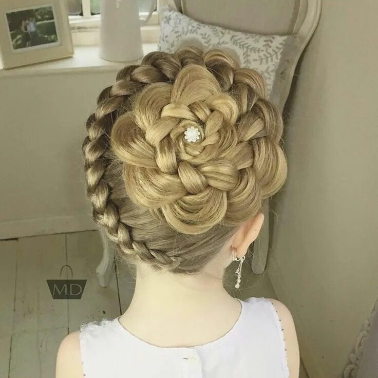 Прически косички на длинные волосы девочке Pin by Anna Zavylenkova on Зачіски Flower girl hairstyles, Hair styles, Girl hai