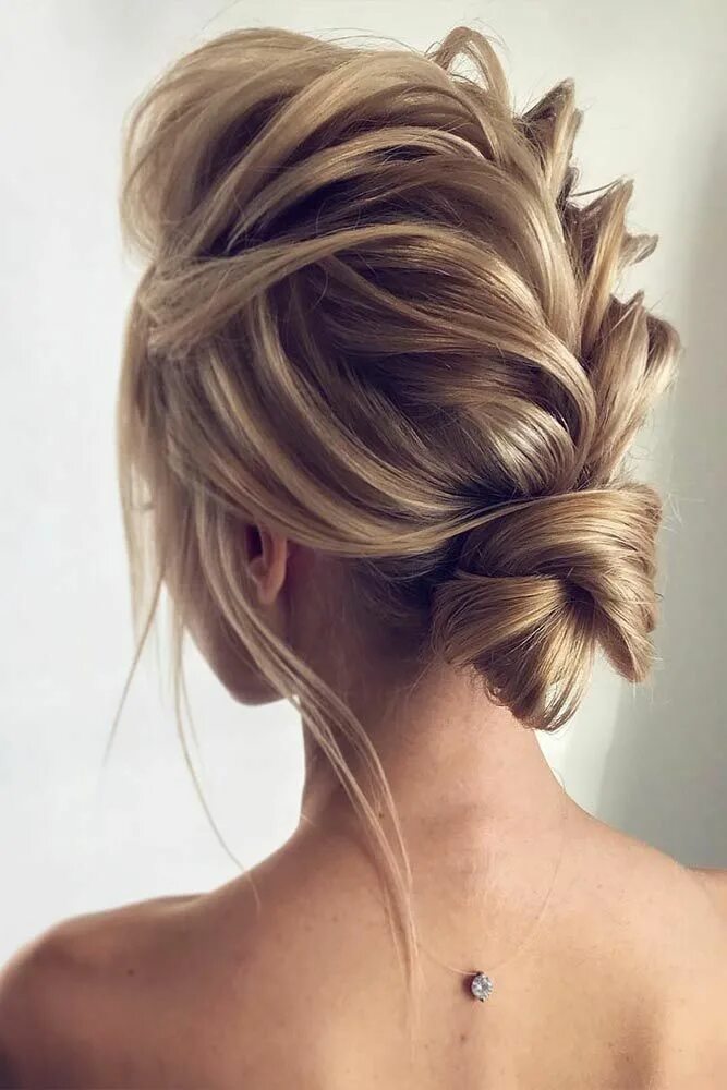 Прически красиво спереди 49 Super Cute Christmas Hairstyles For Long Hair Braided prom hair, Medium hair 