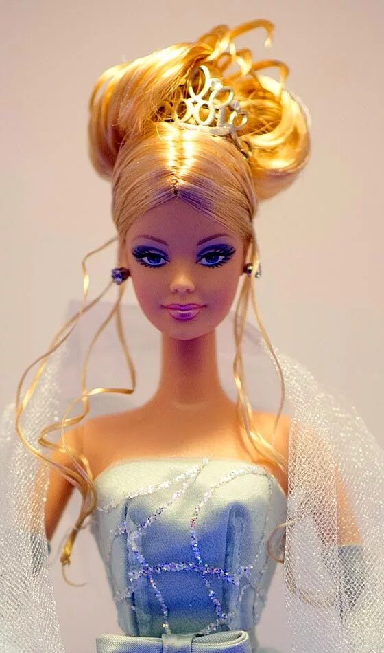 Прически куклам барби на длинные волосы Top 17 Barbie Hairstyles That You Can Try Too Barbie doll hairstyles, Barbie hai