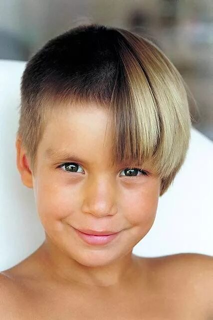 Прически мальчикам 10 лет с челкой Beautiful boys hairstyles cool purple. Model haircuts for boys with a photo Boy 