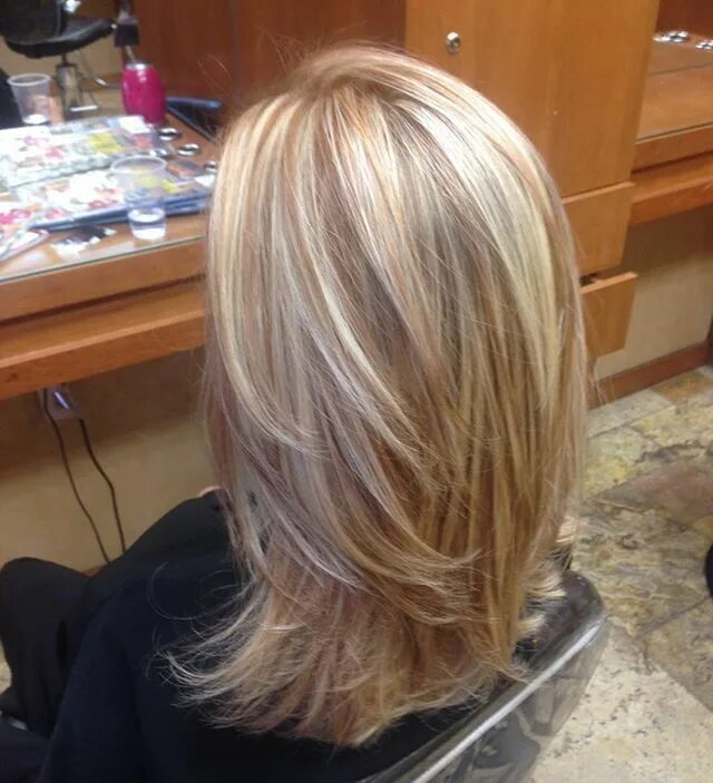 Прически мелирование на средние Blonde highlights with copper low lights! Loving this color combo by our stylist