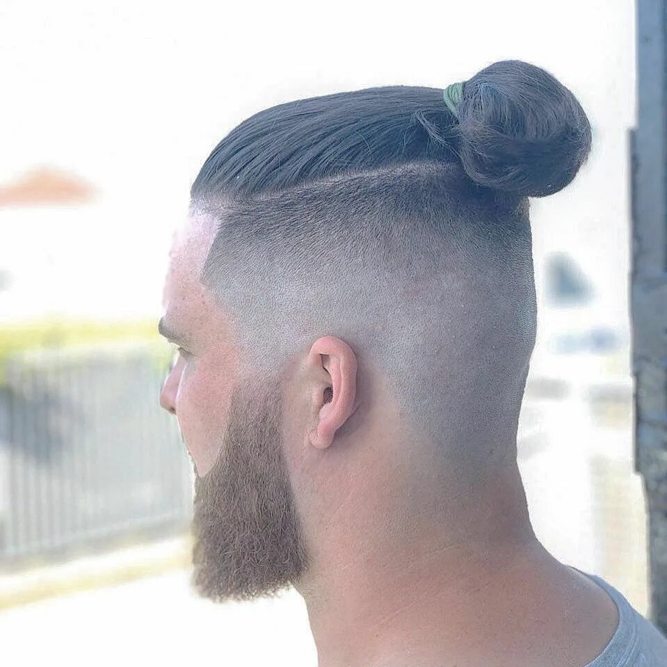 Прически мужские хвостик сзади Pin on Studly Styles Man bun haircut, Long hair styles men, Man bun hairstyles