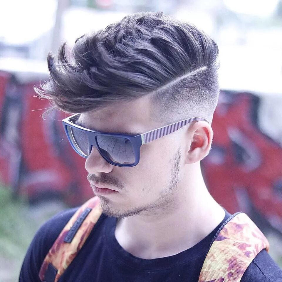 Прически мужские молодежные длинные Very Cool Disconnected Undercut Mens summer hairstyles, Mens hairstyles, Thick h