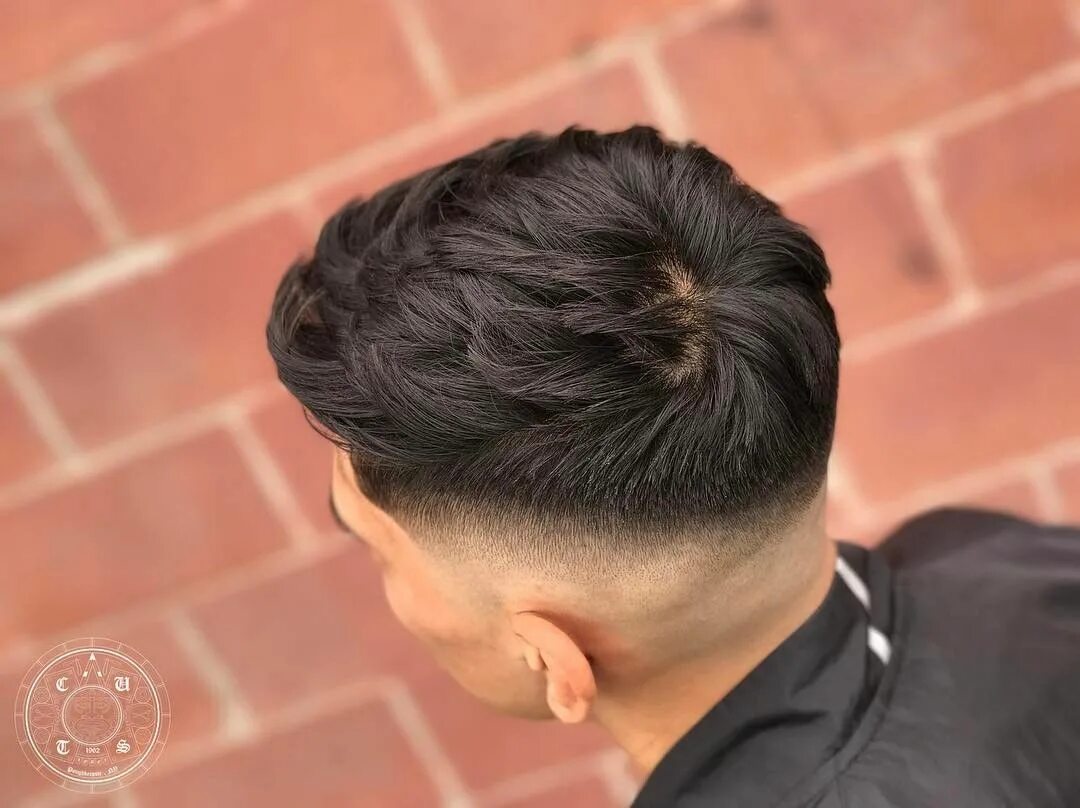 Прически мужские с макушкой 33 Men's Haircut Ideas That Are Super Cool Haircuts for men, Mens hairstyles, Me