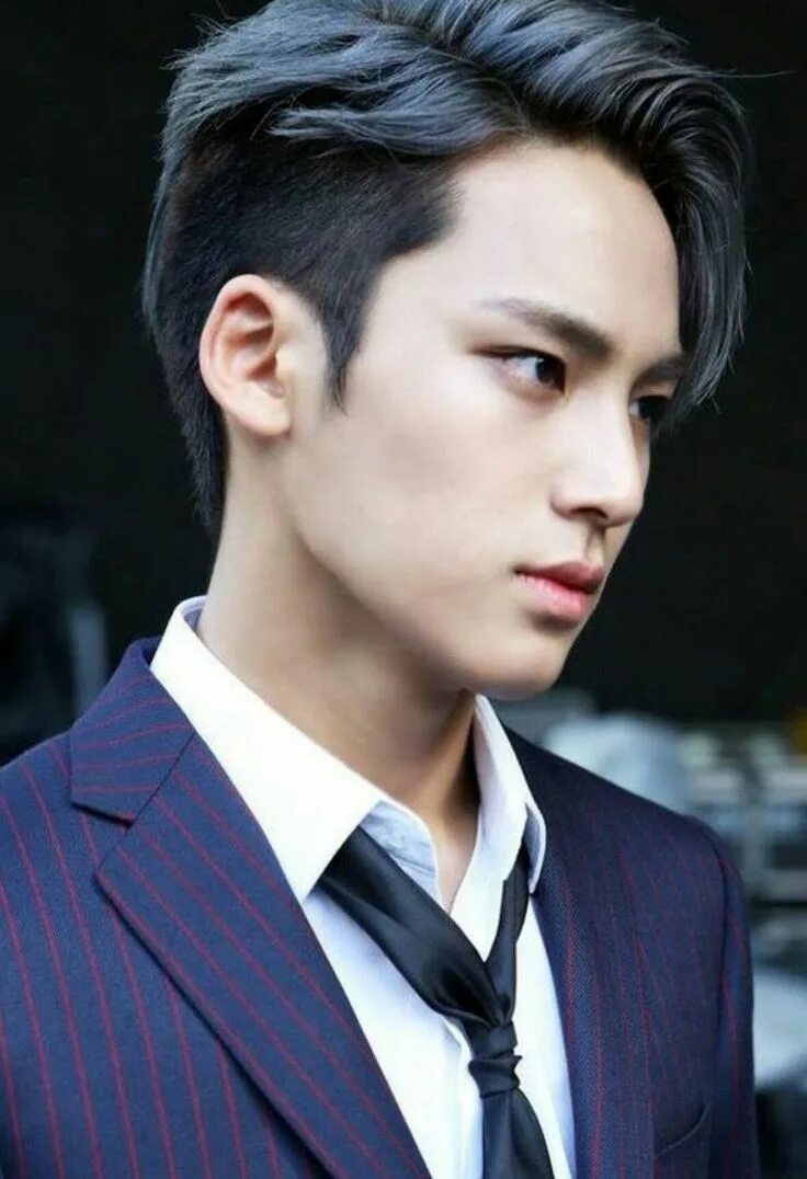 Прически мужские средние корейские Kim Mingyu #Seventeen Korean men hairstyle, Mingyu, Asian men hairstyle