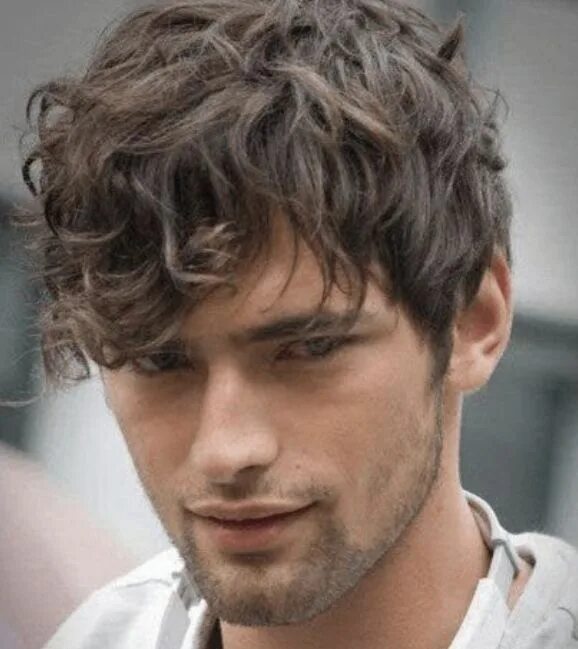 Прически мужские средние волосы волнистые Pin on Guys hair Wavy hair men, Curly hair men, Long hair styles