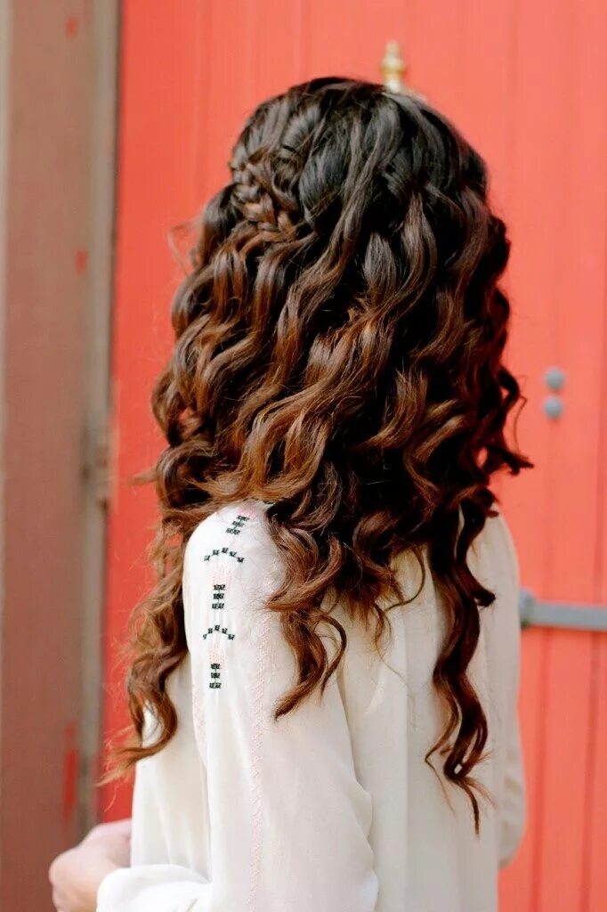 Прически на длинные кудрявые волосы Hair Haare Long hair styles, Curly hair styles, Hair waves