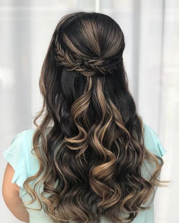 Прически на длинные полураспущенные Pin by Mariana Conte on Gorgeous Hair ♕ Quince hairstyles, Easy hairstyles for l