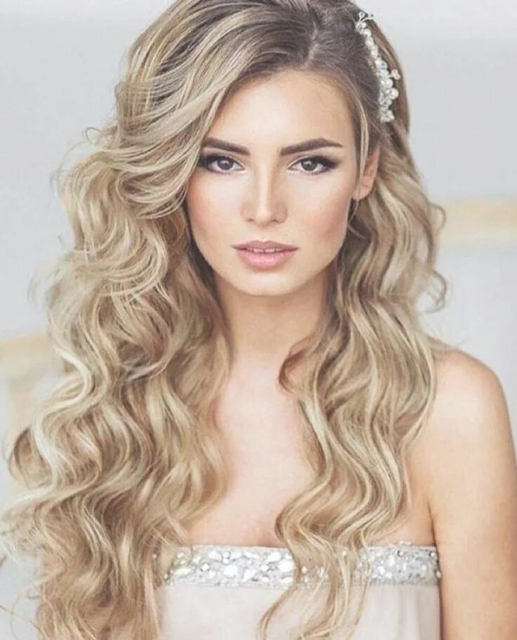 Прически на длинные распущенные локоны Soft wedding curls "hair down wedding hairstyles, wedding hairstyles for long ha