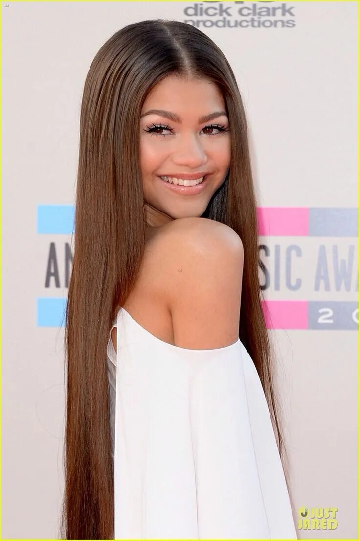 Прически на длинные распущенные прямые волосы Sister Long hair styles, Zendaya hair, Hair styles