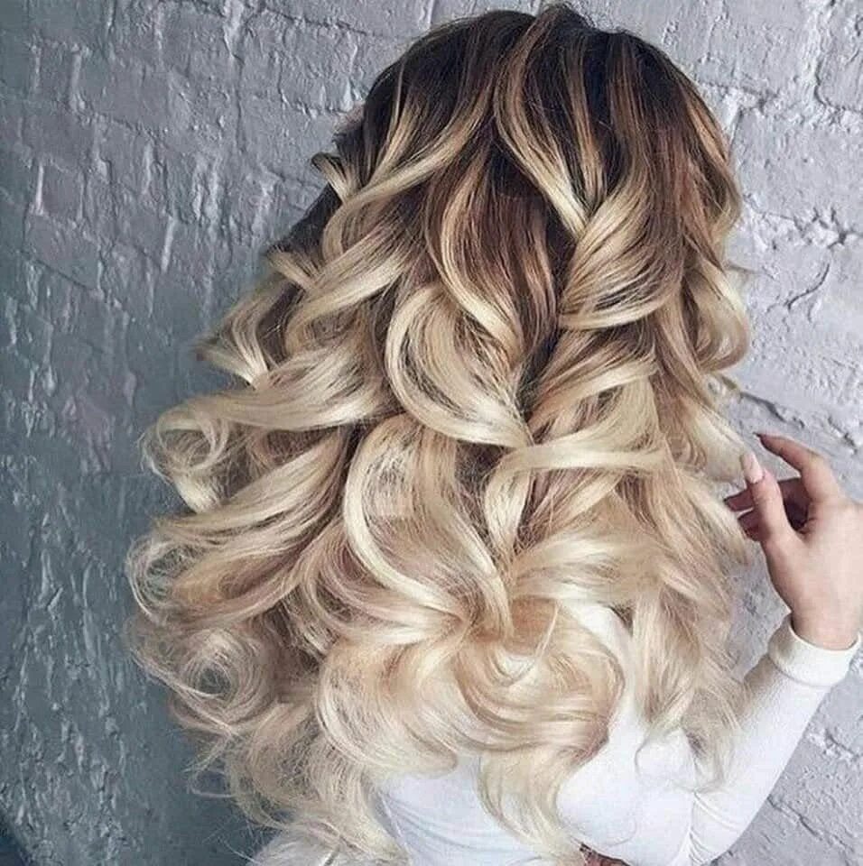 Прически на длинные светлые волосы Beautiful #blondehair #curls #hairstyle Hair styles, Hair hacks, Big hair