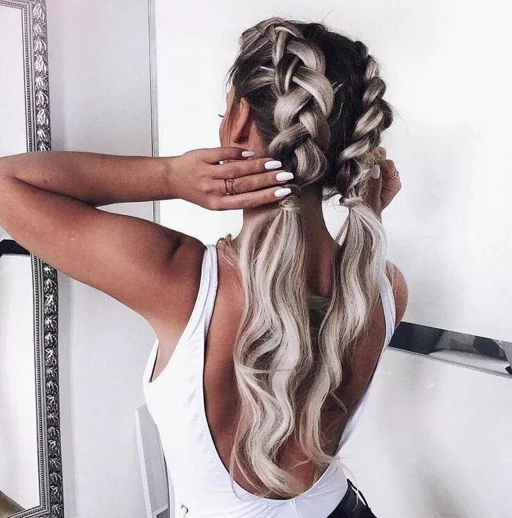 Прически на длинные волосы пинтерест Penteado feminino Pinterest hair, Thick hair styles, Long hair styles