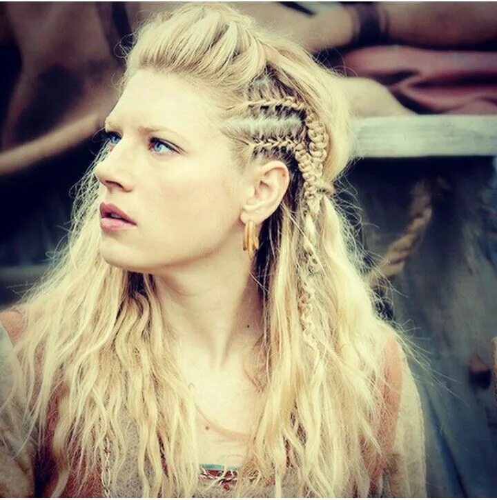 Прически на длинные волосы в стиле викинг Lagertha Viking hair, Lagertha hair, Long hair styles