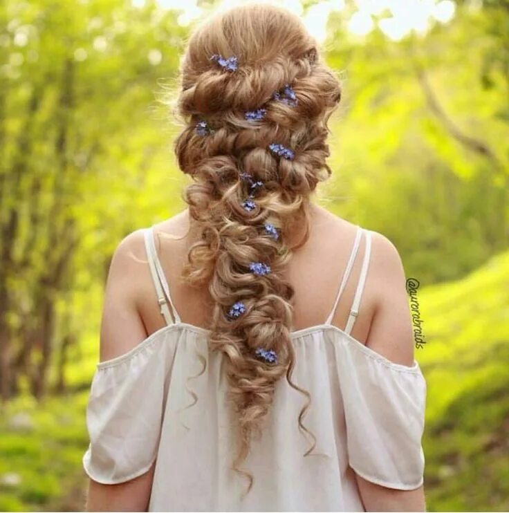 Прически на длинные волосы взрослым Spring Long curly hair, Curly hair styles, Hair styles